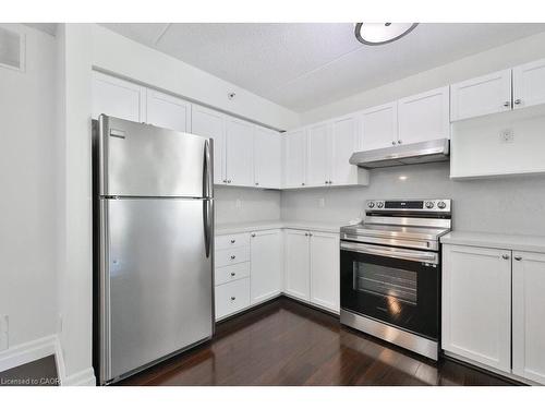 113-2035 Appleby Line, Burlington, ON - Indoor Photo Showing Kitchen