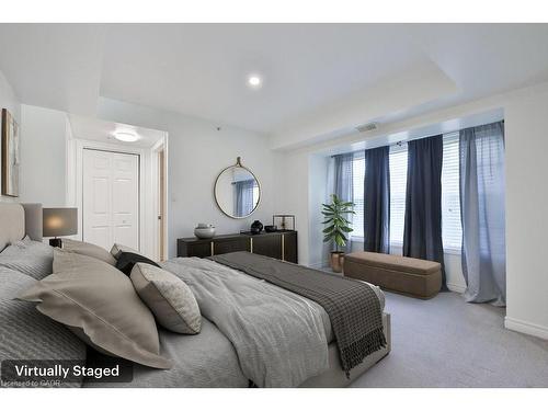 113-2035 Appleby Line, Burlington, ON - Indoor Photo Showing Bedroom