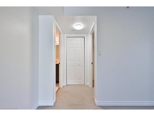 113-2035 Appleby Line, Burlington, ON - Indoor Photo Showing Other Room