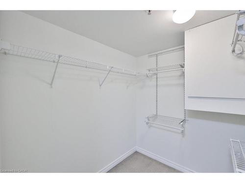 113-2035 Appleby Line, Burlington, ON - Indoor With Storage
