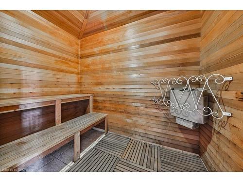 113-2035 Appleby Line, Burlington, ON - Indoor Photo Showing Other Room