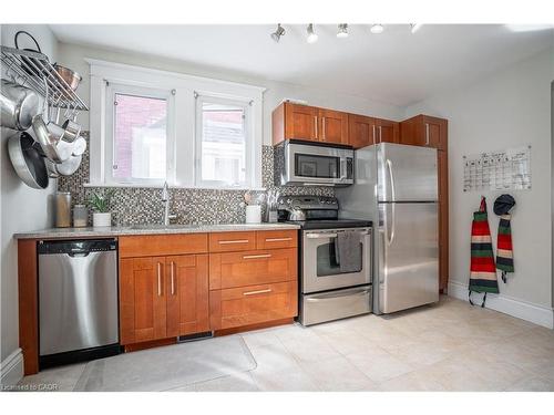 73 Kenilworth Avenue S, Hamilton, ON - Indoor Photo Showing Kitchen