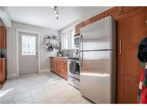 73 Kenilworth Avenue S, Hamilton, ON - Indoor Photo Showing Kitchen