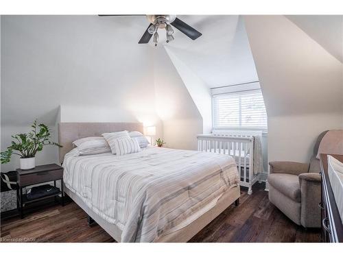 73 Kenilworth Avenue S, Hamilton, ON - Indoor Photo Showing Bedroom