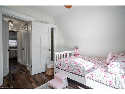73 Kenilworth Avenue S, Hamilton, ON - Indoor Photo Showing Bedroom