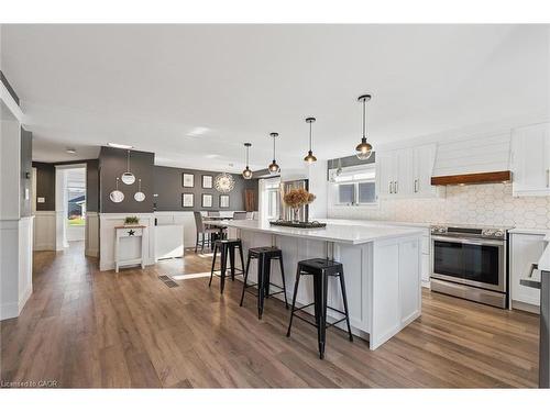 3 Alona Avenue, Cambridge, ON - Indoor Photo Showing Kitchen With Upgraded Kitchen
