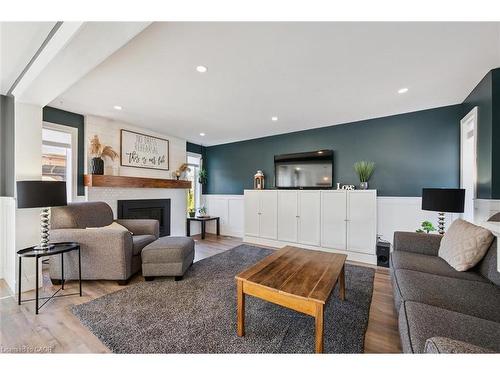 3 Alona Avenue, Cambridge, ON - Indoor Photo Showing Living Room With Fireplace