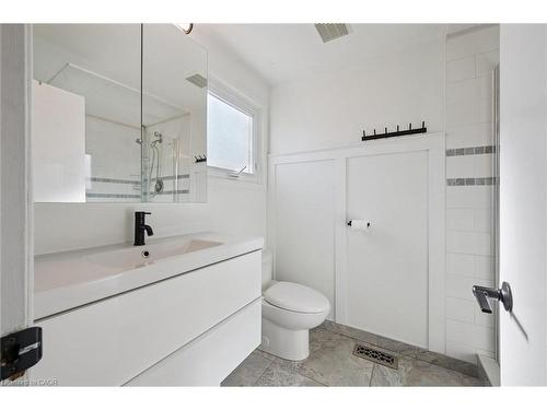 3 Alona Avenue, Cambridge, ON - Indoor Photo Showing Bathroom