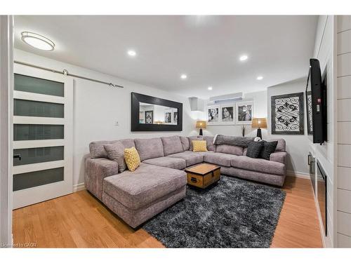 3 Alona Avenue, Cambridge, ON - Indoor Photo Showing Living Room