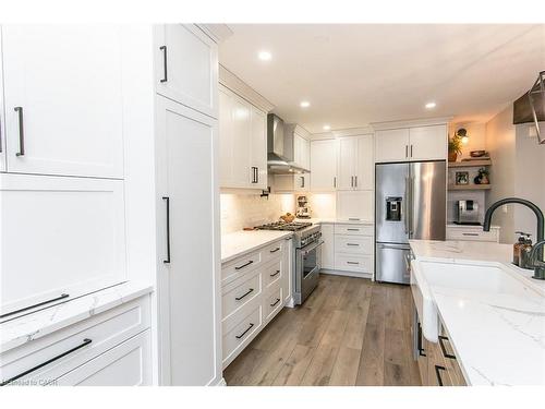 159 Country Clair Street, Kitchener, ON - Indoor Photo Showing Kitchen With Upgraded Kitchen