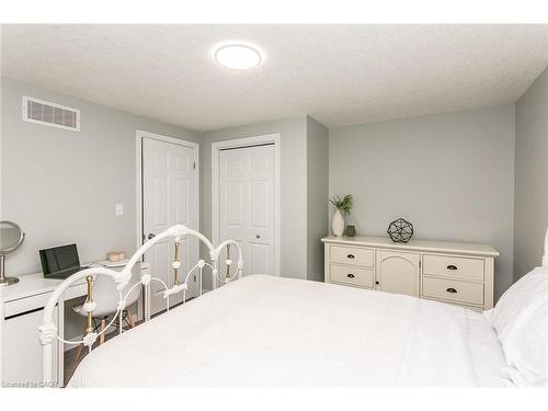 159 Country Clair Street, Kitchener, ON - Indoor Photo Showing Bedroom
