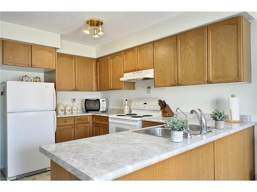 80 Hawkins Drive, Cambridge, ON - Indoor Photo Showing Kitchen