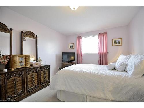 80 Hawkins Drive, Cambridge, ON - Indoor Photo Showing Bedroom