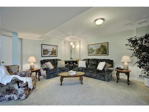 80 Hawkins Drive, Cambridge, ON - Indoor Photo Showing Living Room