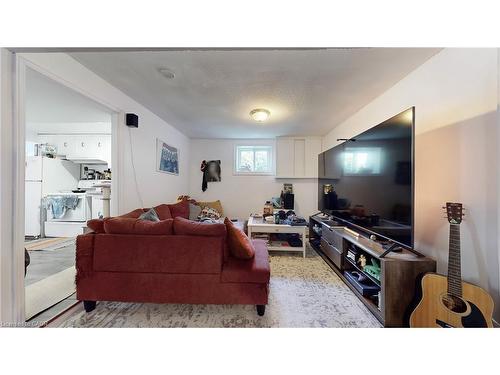 1306-08 Leighland Road, Burlington, ON - Indoor Photo Showing Living Room