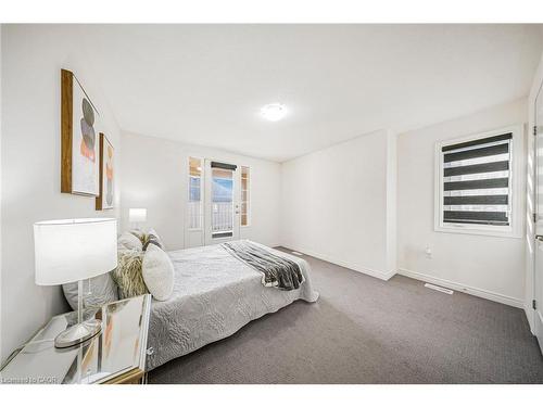 18 Talence Drive, Hamilton, ON - Indoor Photo Showing Bedroom