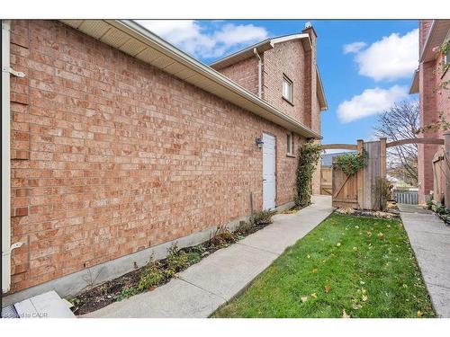 Basement-18 Wallace Drive, Cambridge, ON - Outdoor