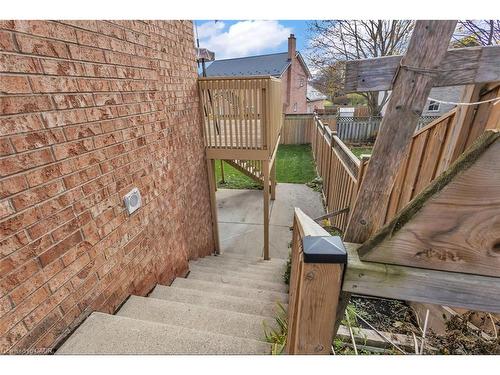 Basement-18 Wallace Drive, Cambridge, ON - Outdoor