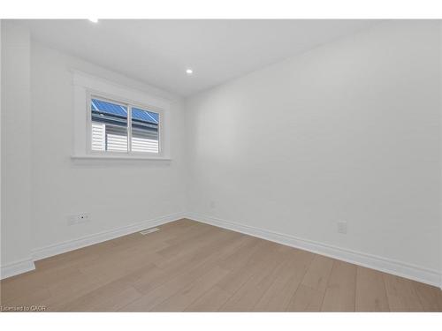 2-229 Geneva Street, St. Catharines, ON - Indoor Photo Showing Other Room