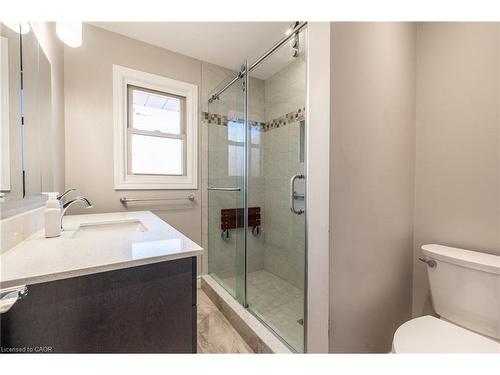 173 West 23Rd Street, Hamilton, ON - Indoor Photo Showing Bathroom