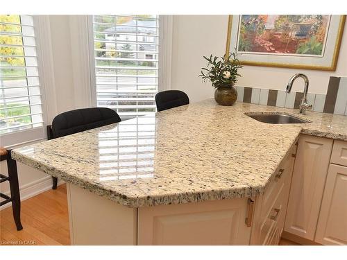 35 Riding Park Place, Dundas, ON - Indoor Photo Showing Other Room