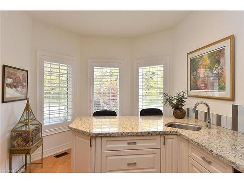 35 Riding Park Place, Dundas, ON - Indoor Photo Showing Other Room