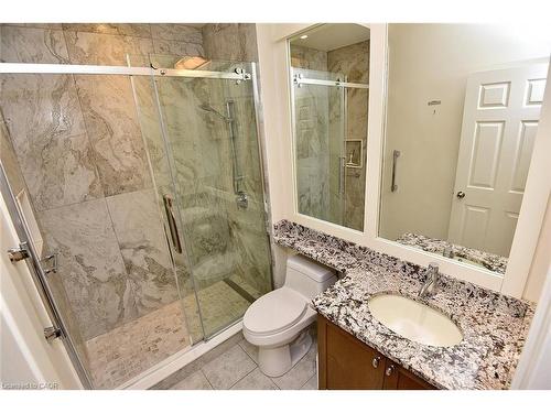 35 Riding Park Place, Dundas, ON - Indoor Photo Showing Bathroom