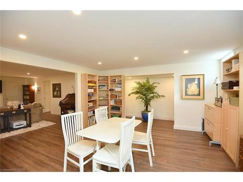 35 Riding Park Place, Dundas, ON - Indoor Photo Showing Dining Room
