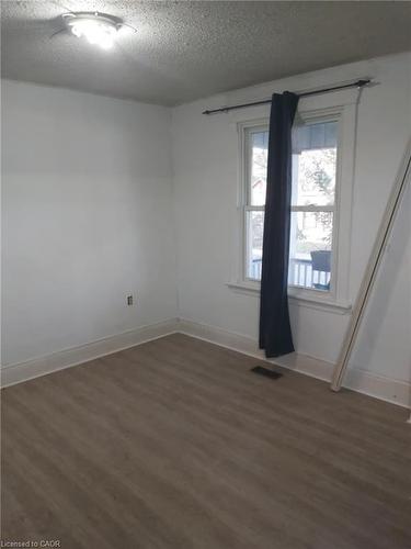 82 Cambridge Avenue, Hamilton, ON - Indoor Photo Showing Other Room