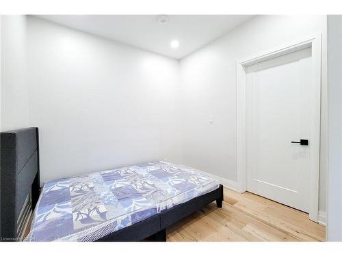 51 West Avenue N, Hamilton, ON - Indoor Photo Showing Bedroom