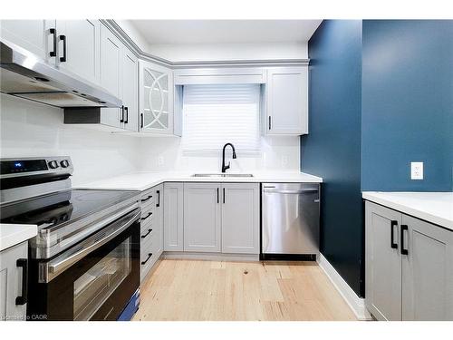 51 West Avenue N, Hamilton, ON - Indoor Photo Showing Kitchen