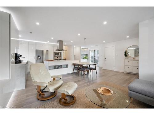 548 Box Grove Place, Waterloo, ON - Indoor Photo Showing Living Room