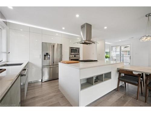 548 Box Grove Place, Waterloo, ON - Indoor Photo Showing Kitchen With Upgraded Kitchen