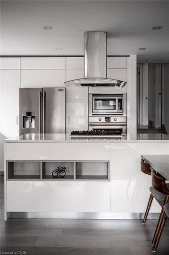 548 Box Grove Place, Waterloo, ON - Indoor Photo Showing Kitchen