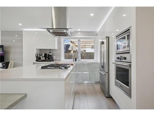 548 Box Grove Place, Waterloo, ON - Indoor Photo Showing Kitchen With Upgraded Kitchen
