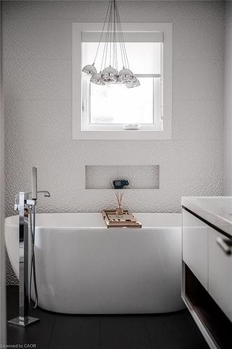 548 Box Grove Place, Waterloo, ON - Indoor Photo Showing Bathroom