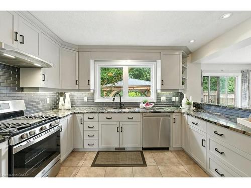 120 Spencer Drive, Elora, ON - Indoor Photo Showing Kitchen With Upgraded Kitchen