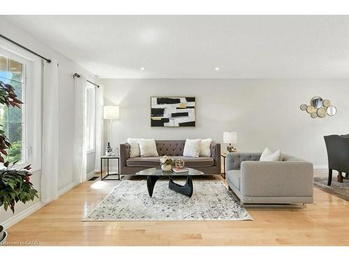 120 Spencer Drive, Elora, ON - Indoor Photo Showing Living Room