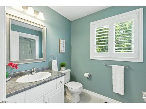 120 Spencer Drive, Elora, ON - Indoor Photo Showing Bathroom