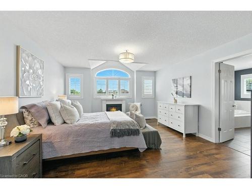 120 Spencer Drive, Elora, ON - Indoor Photo Showing Bedroom