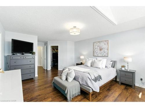 120 Spencer Drive, Elora, ON - Indoor Photo Showing Bedroom