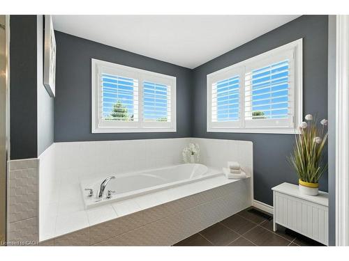 120 Spencer Drive, Elora, ON - Indoor Photo Showing Bathroom