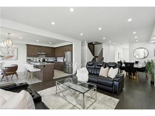 409 Freure Drive, Cambridge, ON - Indoor Photo Showing Living Room