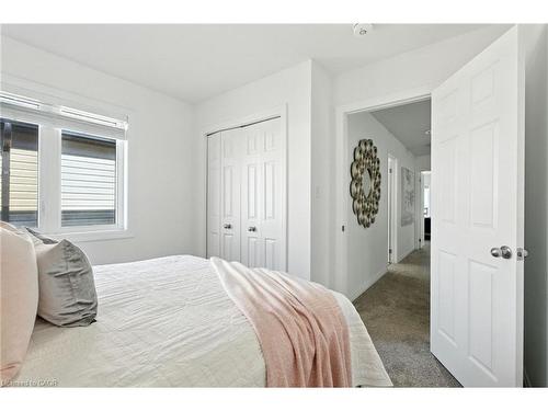 409 Freure Drive, Cambridge, ON - Indoor Photo Showing Bedroom