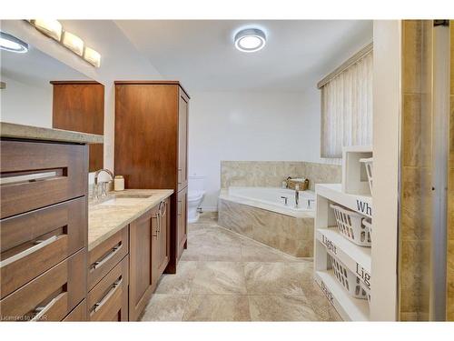 127 Jansen Avenue, Kitchener, ON - Indoor Photo Showing Bathroom