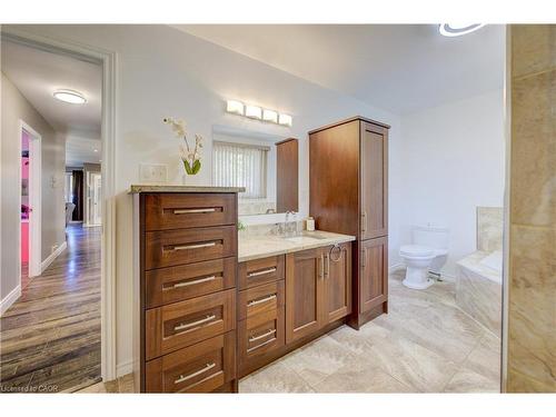 127 Jansen Avenue, Kitchener, ON - Indoor Photo Showing Bathroom