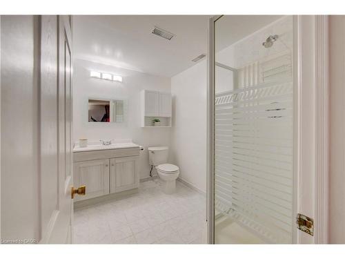 127 Jansen Avenue, Kitchener, ON - Indoor Photo Showing Bathroom