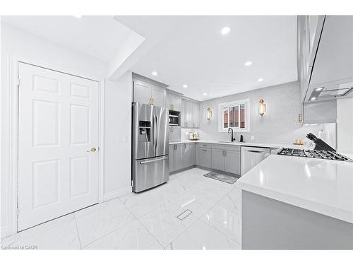 46 Novoco Drive, Hamilton, ON - Indoor Photo Showing Kitchen With Upgraded Kitchen