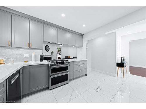 46 Novoco Drive, Hamilton, ON - Indoor Photo Showing Kitchen With Upgraded Kitchen