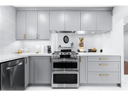 46 Novoco Drive, Hamilton, ON - Indoor Photo Showing Kitchen With Upgraded Kitchen